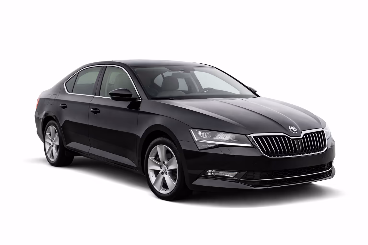 Škoda Superb – udobna limuzina sa vozačem za transfere i duža putovanja iz Beograda